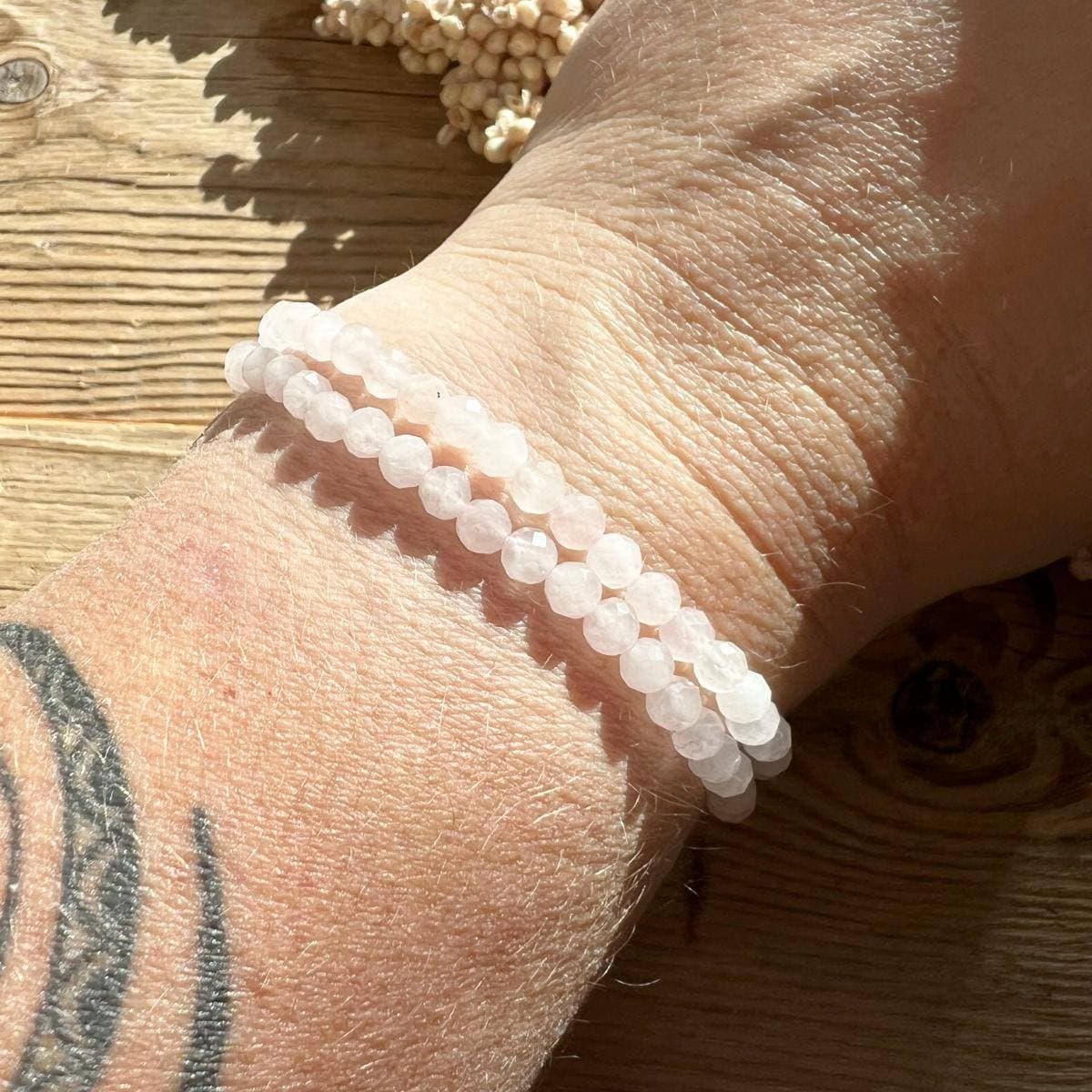 Rosenquarz Armband entdecken bei CrystalScents – Ein Schmuckstück für Herz &amp; Seele
